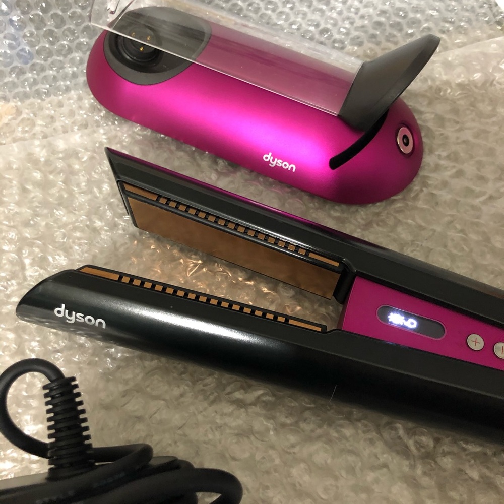 EUC Dyson Corrale Straightener with NIB Charger